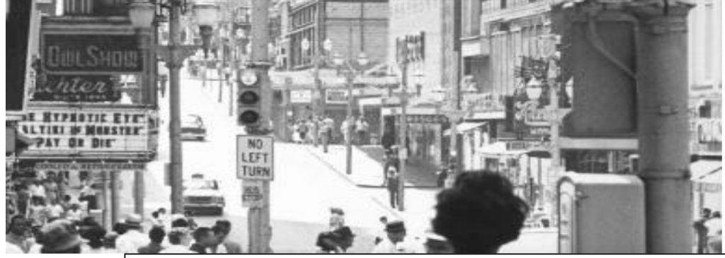 Black and white of no left turn